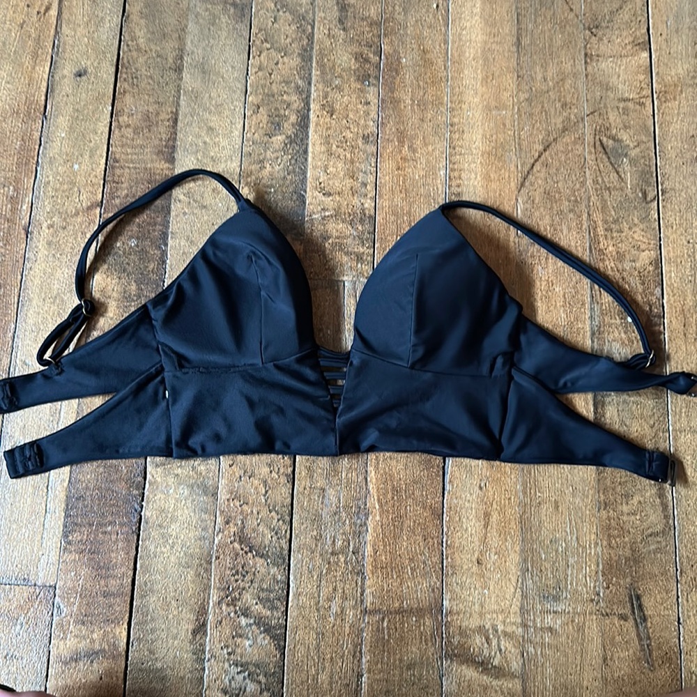Size S black bikini top